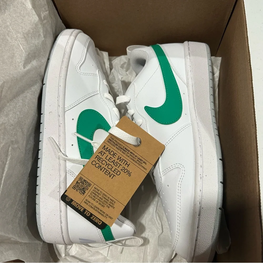 Nike Boy's Sport Low-top Shoes, White Stadium Green Football Grey, 7Y Big Kid